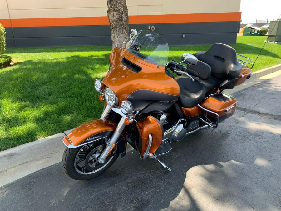 2016 Harley-Davidson Electra Glide Ultra Classic Two-Tone Amber