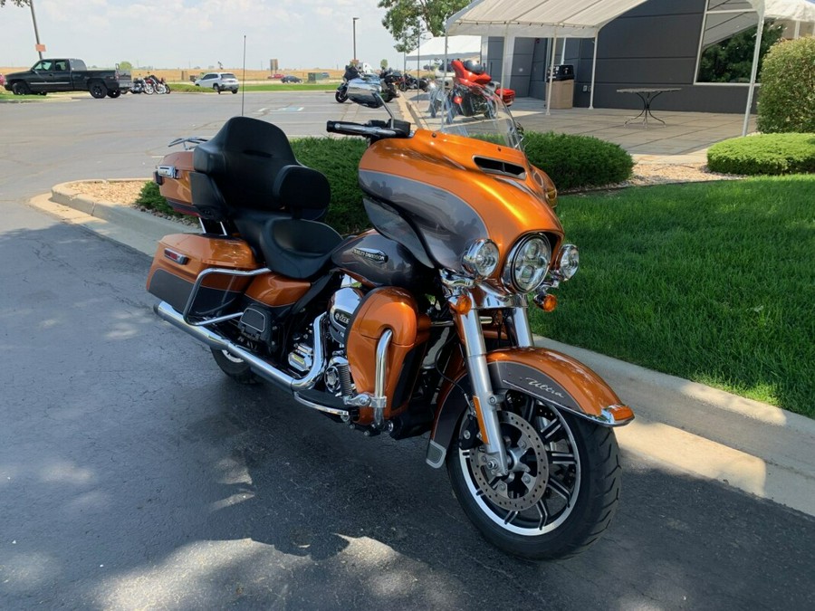 2016 Harley-Davidson Electra Glide Ultra Classic Two-Tone Amber