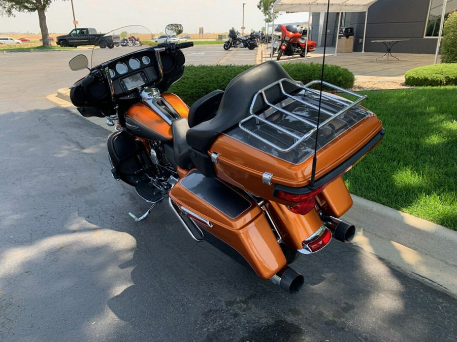 2016 Harley-Davidson Electra Glide Ultra Classic Two-Tone Amber