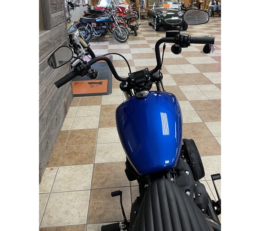 2024 Harley-Davidson Street Bob 114 Blue Burst - Black Finish