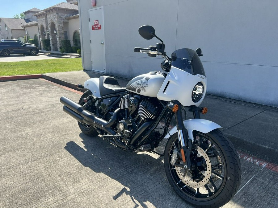 2024 Indian Motorcycle® Sport Chief Ghost White Metallic Smoke