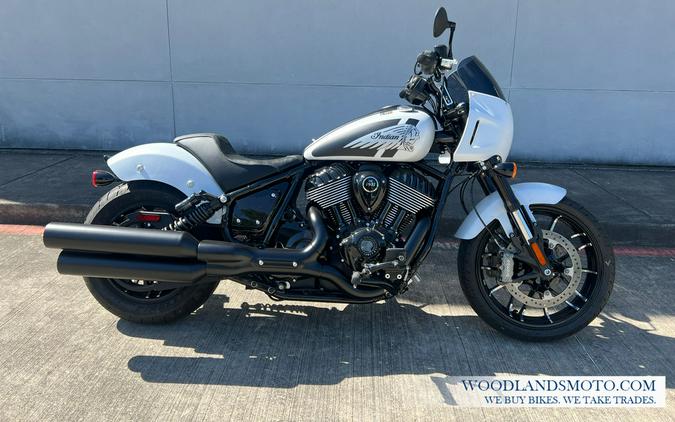 2024 Indian Motorcycle® Sport Chief Ghost White Metallic Smoke