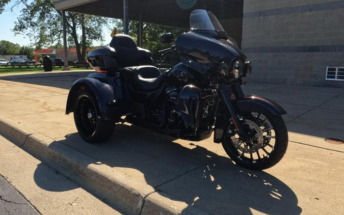 2025 Harley-Davidson Tri Glide Ultra Mystic Shift - Black Finish
