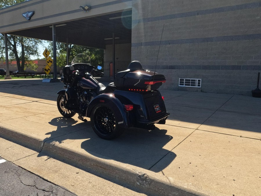 2025 Harley-Davidson Tri Glide Ultra FLHTCUTG