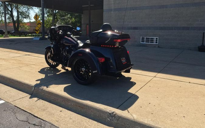 2025 Harley-Davidson Tri Glide Ultra Mystic Shift - Black Finish