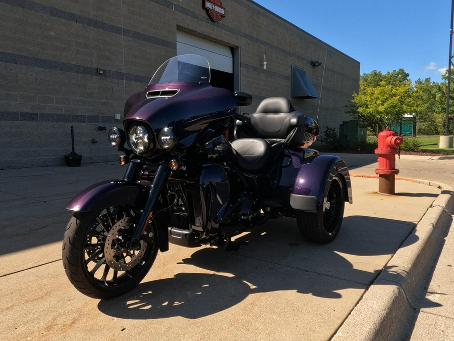 2025 Harley-Davidson Tri Glide Ultra FLHTCUTG