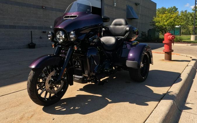 2025 Harley-Davidson Tri Glide Ultra Mystic Shift - Black Finish
