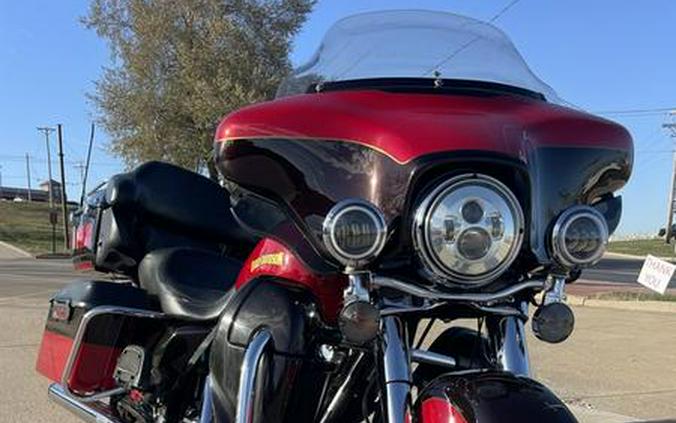 2010 Harley-Davidson® FLHTCU - Ultra Classic® Electra Glide