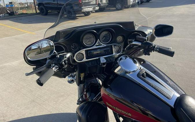 2010 Harley-Davidson® FLHTCU - Ultra Classic® Electra Glide