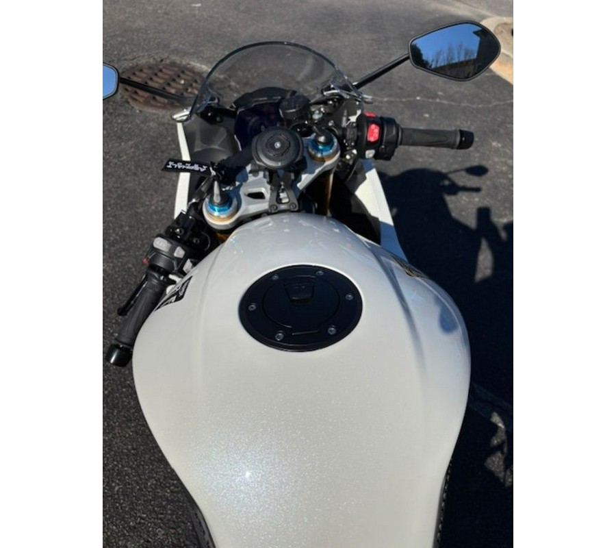 2023 Triumph Speed Triple 1200 RR Crystal White / Storm Grey