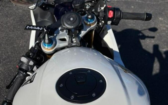 2023 Triumph Speed Triple 1200 RR Crystal White / Storm Grey