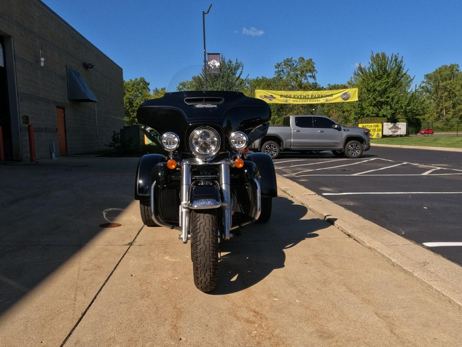 2022 Harley-Davidson Tri Glide Ultra FLHTCUTG