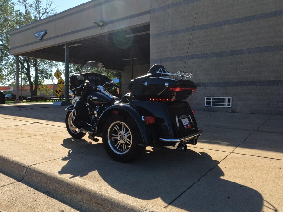 2022 Harley-Davidson Tri Glide Ultra FLHTCUTG