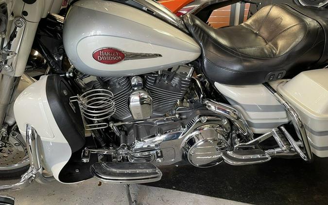 2008 Harley-Davidson FLHTCUSE3 - CVO Ultra Classic Screamin' Eagle E