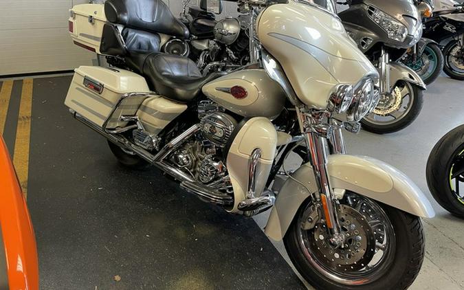 2008 Harley-Davidson FLHTCUSE3 - CVO Ultra Classic Screamin' Eagle E