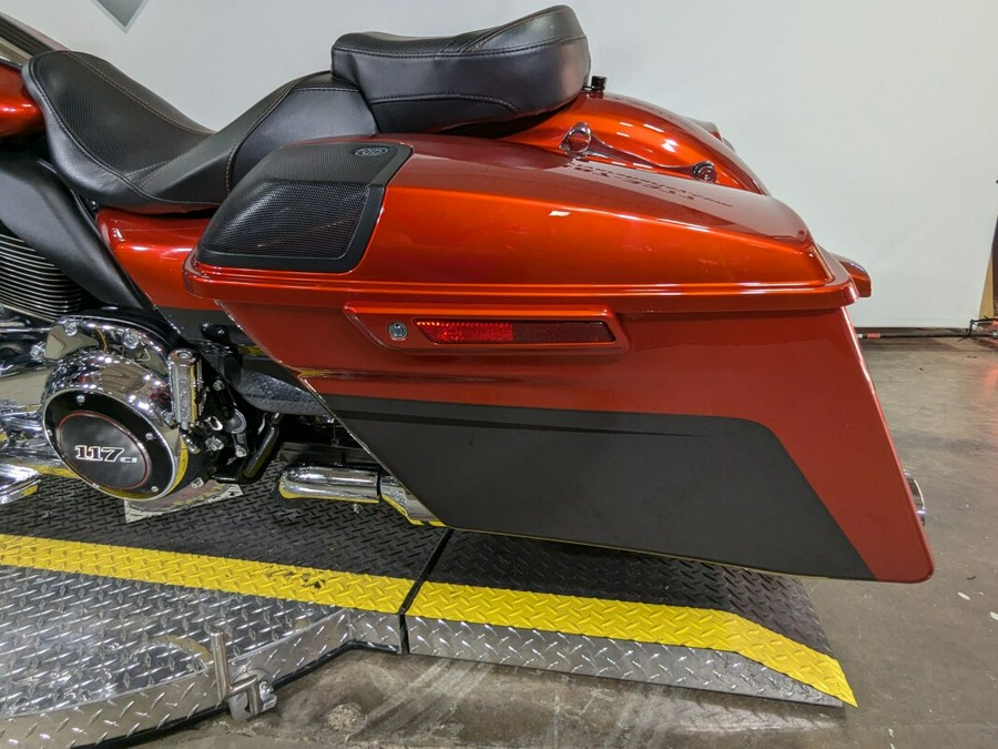 2018 Harley-Davidson CVO Road Glide Orange Lava & Dark Alloy