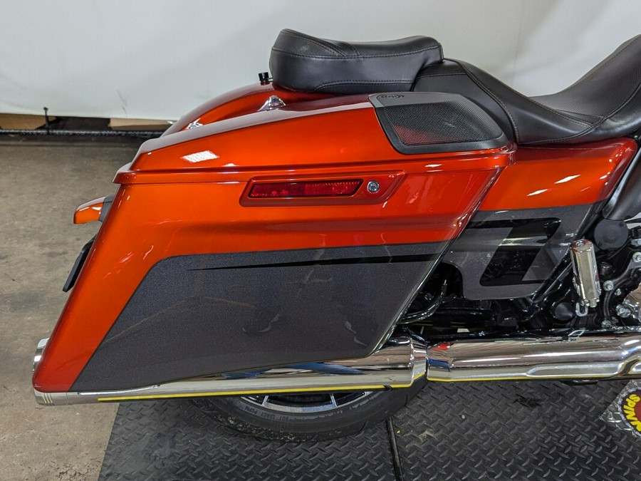 2018 Harley-Davidson CVO Road Glide Orange Lava & Dark Alloy