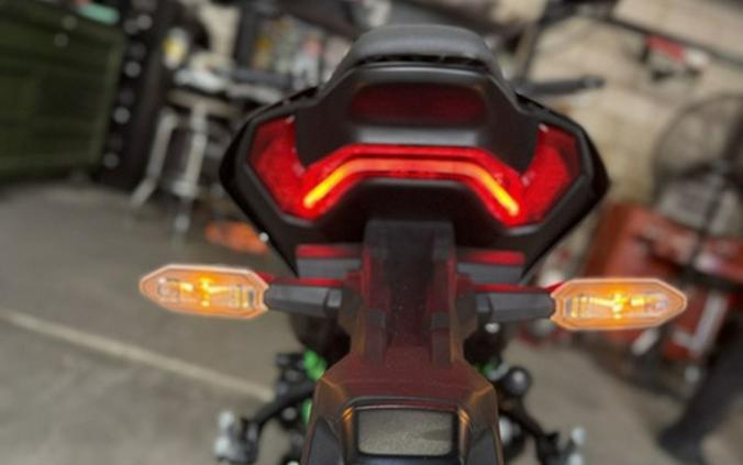 2025 Kawasaki Z900 SE ABS