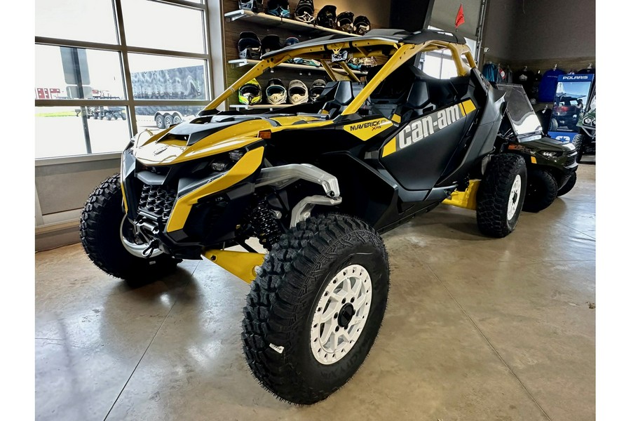 2024 Can-Am Maverick R X RS With Smart-Shox Black & Yellow