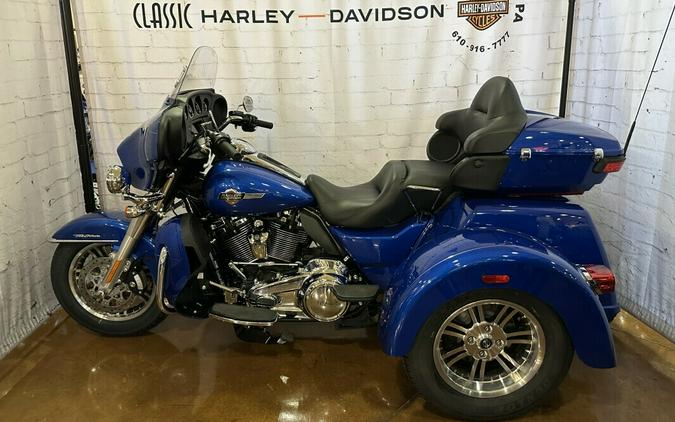 2024 Harley-Davidson Tri Glide Ultra FLHTCUTG Blue Burst