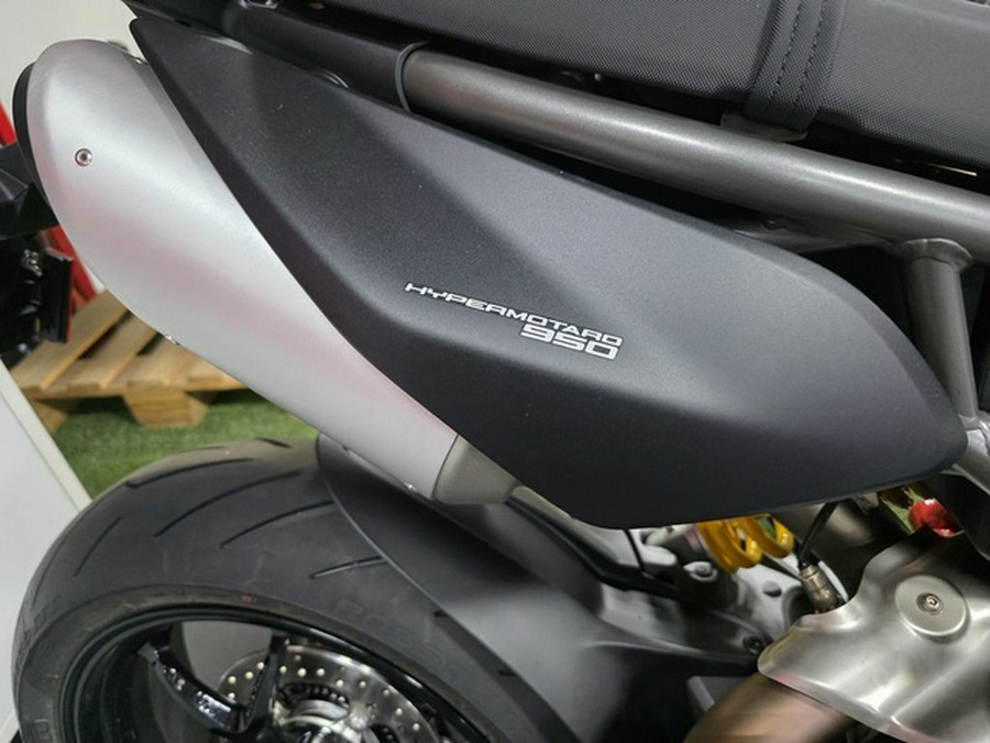 2025 Ducati Hypermotard 950 Ducati Red