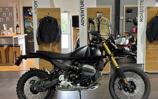 2026 BMW R 12 G/S Night Black Matte