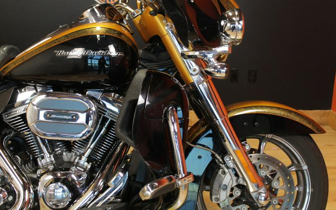 FLHTKSE 2015 CVO™ Ultra Limited