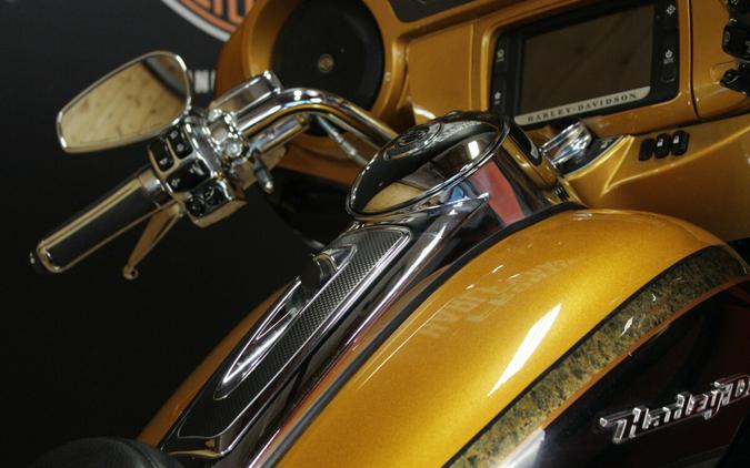 FLHTKSE 2015 CVO™ Ultra Limited