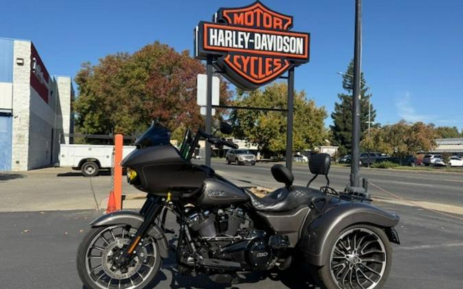 2023 Harley-Davidson® Road Glide® 3