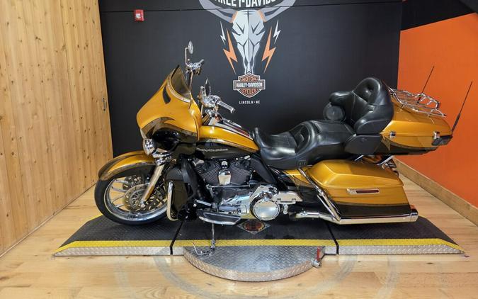 FLHTKSE 2015 CVO™ Ultra Limited