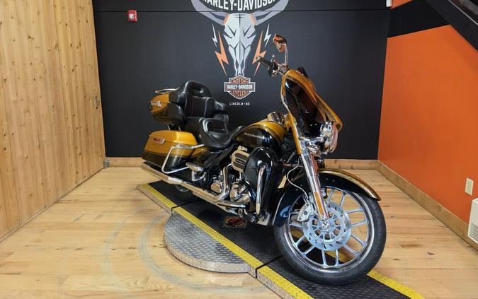 FLHTKSE 2015 CVO™ Ultra Limited