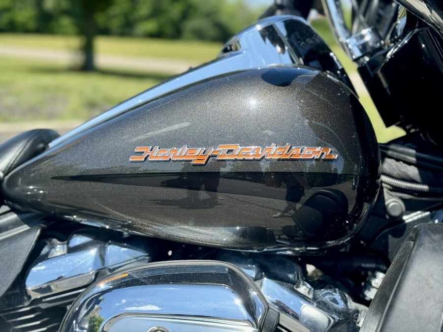 2019 Harley-Davidson Ultra Limited Silver Flux/Black Fuse