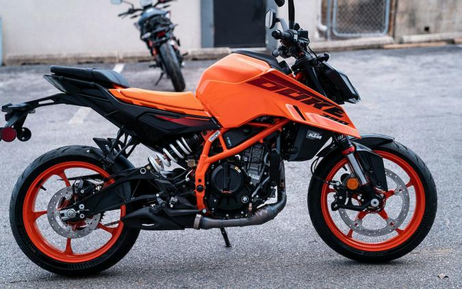2024 KTM Duke 390