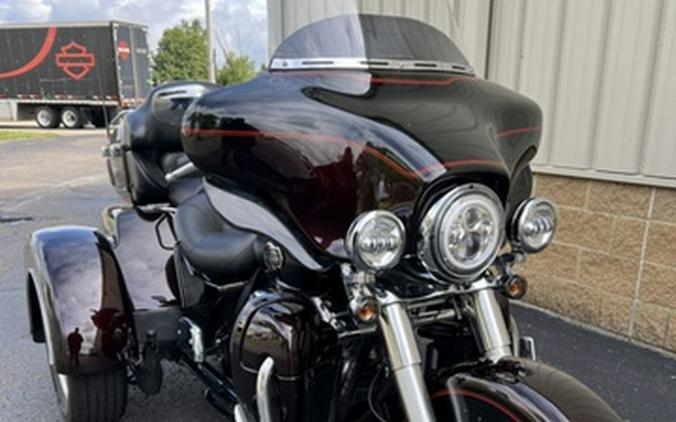 2011 Harley-Davidson FLHTCUTG - Tri Glide Ultra Classic