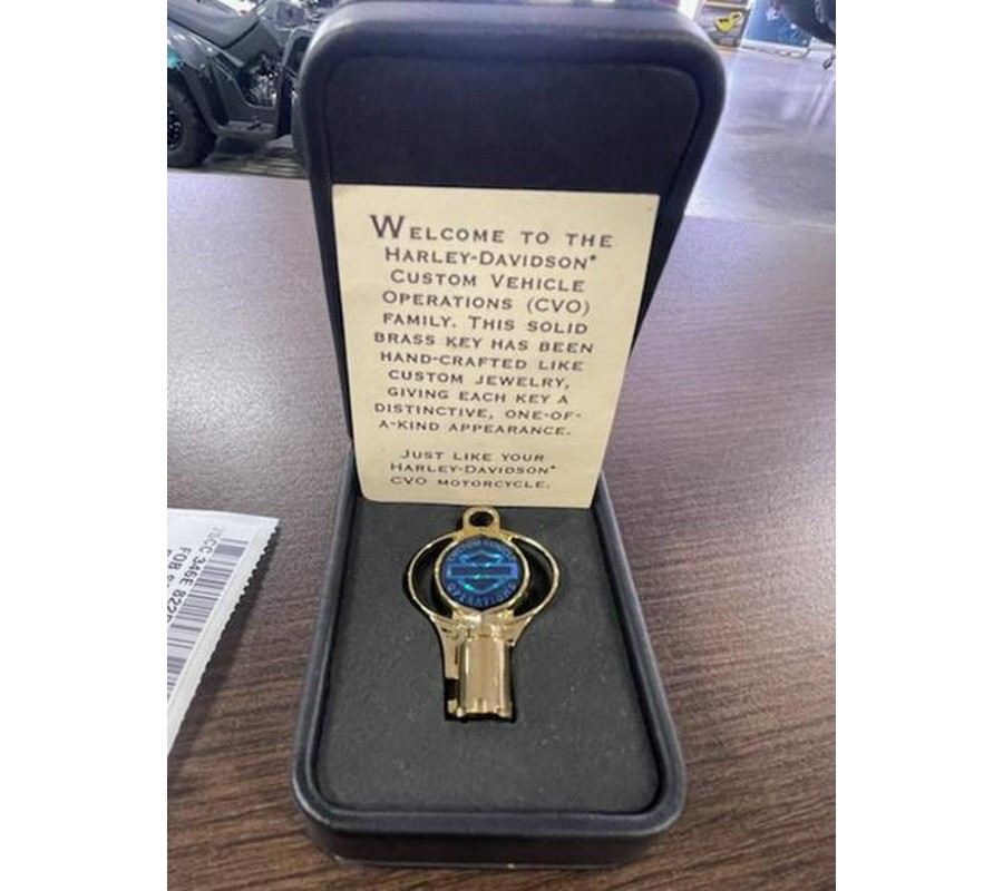 2011 Harley-Davidson® FLTRUSE - CVO™ Road Glide® Ultra