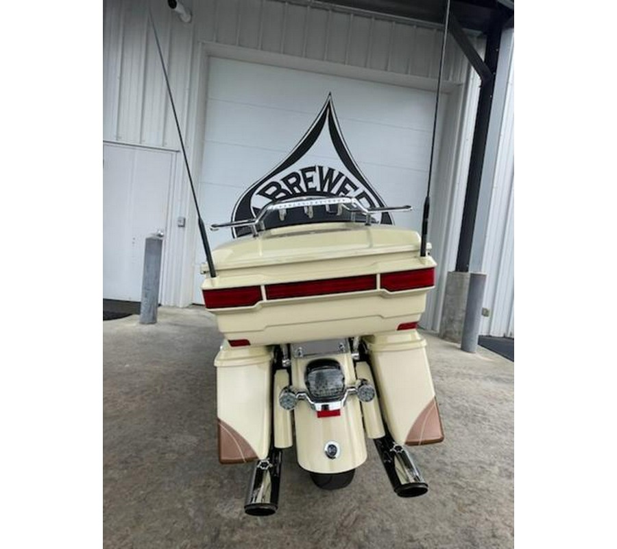 2011 Harley-Davidson® FLTRUSE - CVO™ Road Glide® Ultra