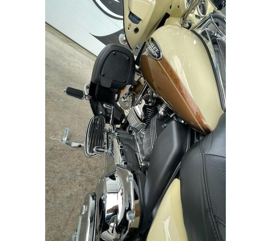 2011 Harley-Davidson® FLTRUSE - CVO™ Road Glide® Ultra