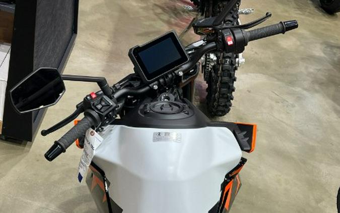 2027 KTM 990 Duke