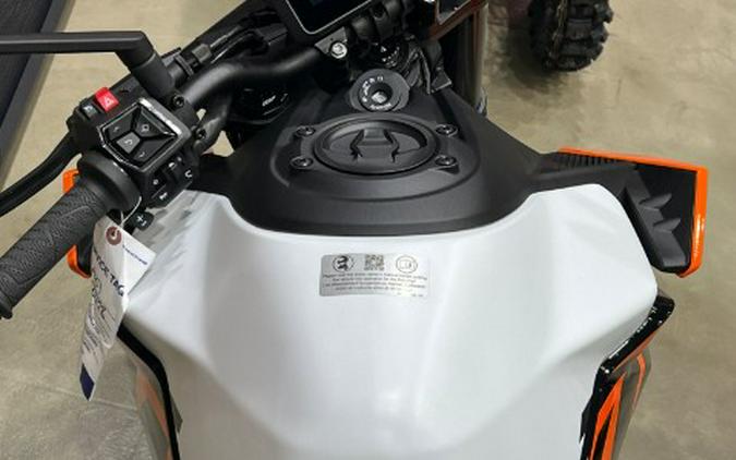 2027 KTM 990 Duke