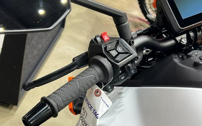 2027 KTM 990 Duke