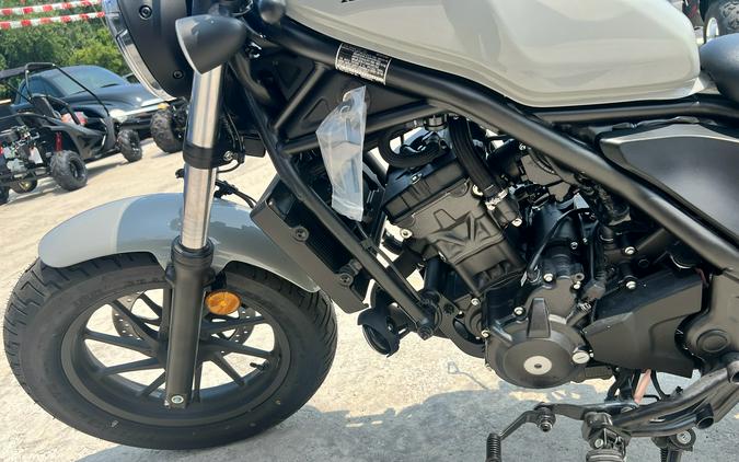 2026 Honda Rebel 300 E-Clutch