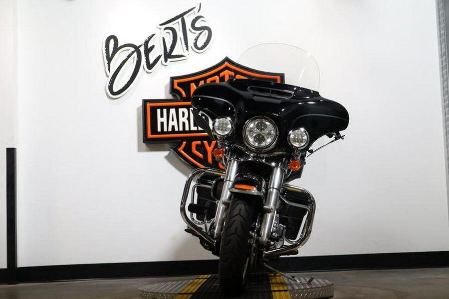 2015 Harley-Davidson® FLHTCU - Electra Glide® Ultra Classic®