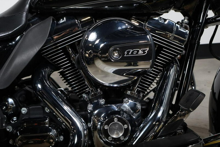 2015 Harley-Davidson® FLHTCU - Electra Glide® Ultra Classic®