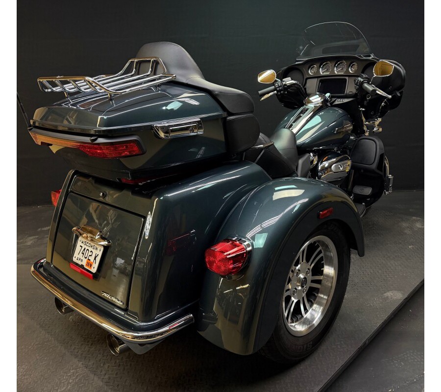 Harley-Davidson® Tri Glide® Ultra 2020 FLHTCUTG GREEN