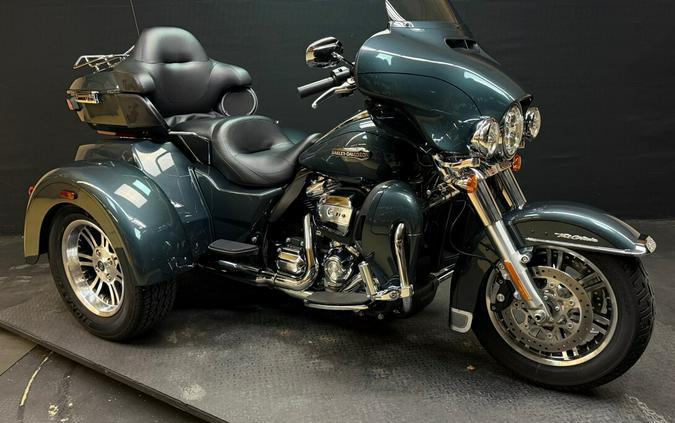 Harley-Davidson® Tri Glide® Ultra 2020 FLHTCUTG GREEN