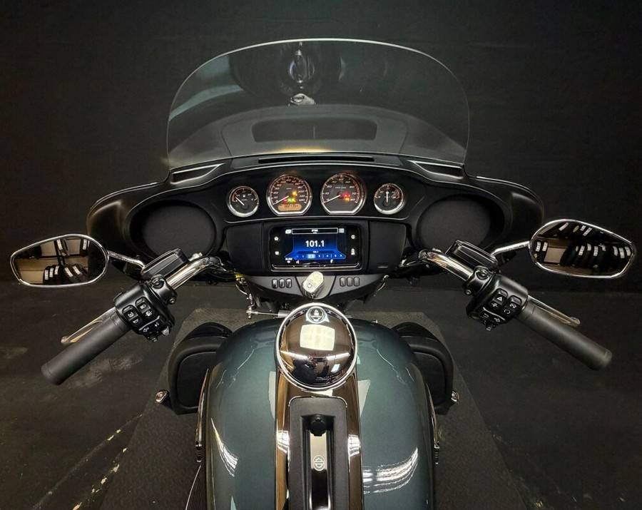 Harley-Davidson® Tri Glide® Ultra 2020 FLHTCUTG GREEN