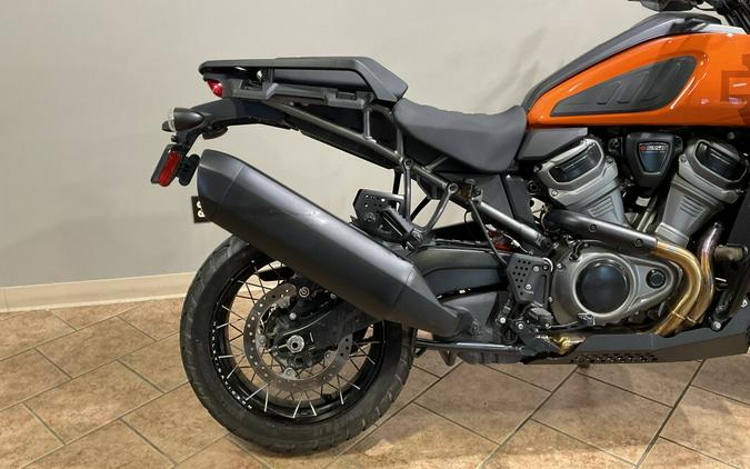 2021 Harley-Davidson® RA 1250S Pan America™ 1250 Special Baja Orange/Stonewashed White Pearl