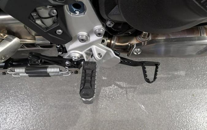 2026 BMW F 800 GS Light White