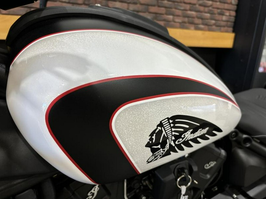 2025 Indian Motorcycle® Scout® Bobber Black Metallic