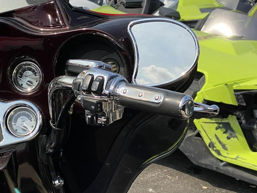 2010 Harley-Davidson® FLHTCU - Ultra Classic® Electra Glide